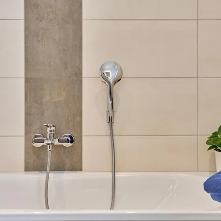 Kanalkajuete Wilhelm *